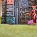 Figur Vampirin vor alter Kirche im Spieleverein Lieboch